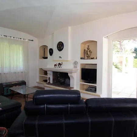 Saint-raphael Sleeps 6 Pool Villa Saint-Raphael (Var)